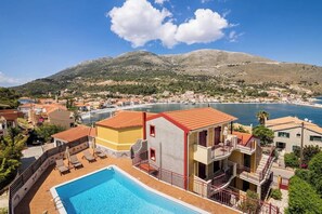 House | 4 bedrooms, Internet