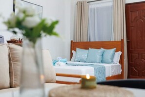 Iron/ironing board, WiFi, bed sheets