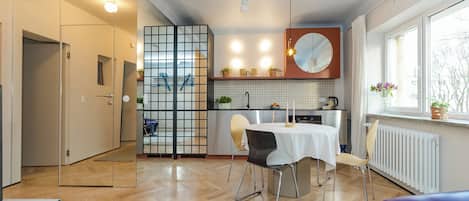 2 bedrooms, iron/ironing board, free WiFi