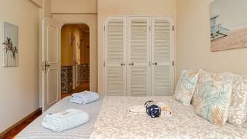 1 bedroom, desk, iron/ironing board, free WiFi