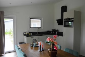 House | Private kitchen - Holiday Home Bemelen Near Nature Reserve (Bemelen)