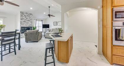 1 Mi to Lake Jacksonville: Pet-friendly Home