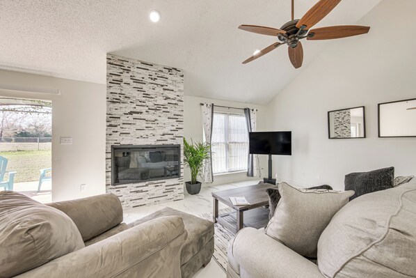 House (3 Bedrooms) | Front of property