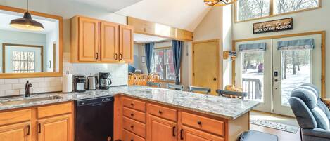 House (4 Bedrooms) | Interior