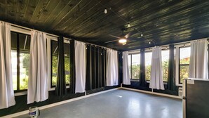 House (3 Bedrooms) | Interior - 2 Mi to Golfing: Chic & Cozy Retreat in Lakeland! (Lakeland)