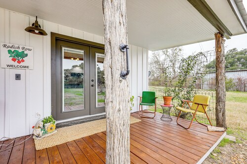 Large Yard + Pond: Fayetteville Rural Retreat