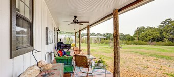 Large Yard + Pond: Fayetteville Rural Retreat