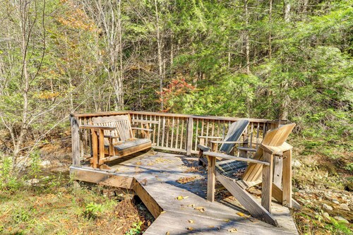 Hike, Ski & Unwind: Cabin w/ Deck in Chester!