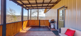 Peaceful Cabin w/ Mtn Views & Grill in Altoona!