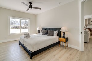 Interior - 2 Mi to Notre Dame: Spacious Home w/ Private Yard (South Bend)