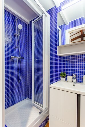 Apartment | Bathroom | Towels - Magnificent Studio - 3P - Near Trocadero (Paris)