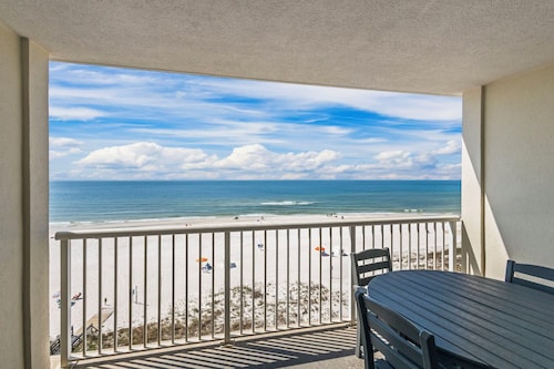 Beachfront condo packed with views and amenities!