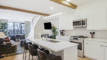 Apartment, Accessible | 3 bedrooms, Internet