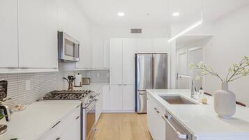 Apartment, Accessible | 3 bedrooms, Internet