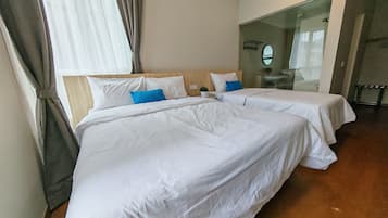 Comfort Condo, Balcony, Mountain View | 3 bedrooms, blackout curtains, soundproofing, iron/ironing board