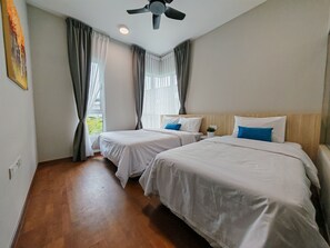 Comfort Condo, Balcony, Mountain View | 3 bedrooms, blackout drapes, soundproofing, iron/ironing board - Mountain & Lake Views' Suite Cycas (Ipoh)