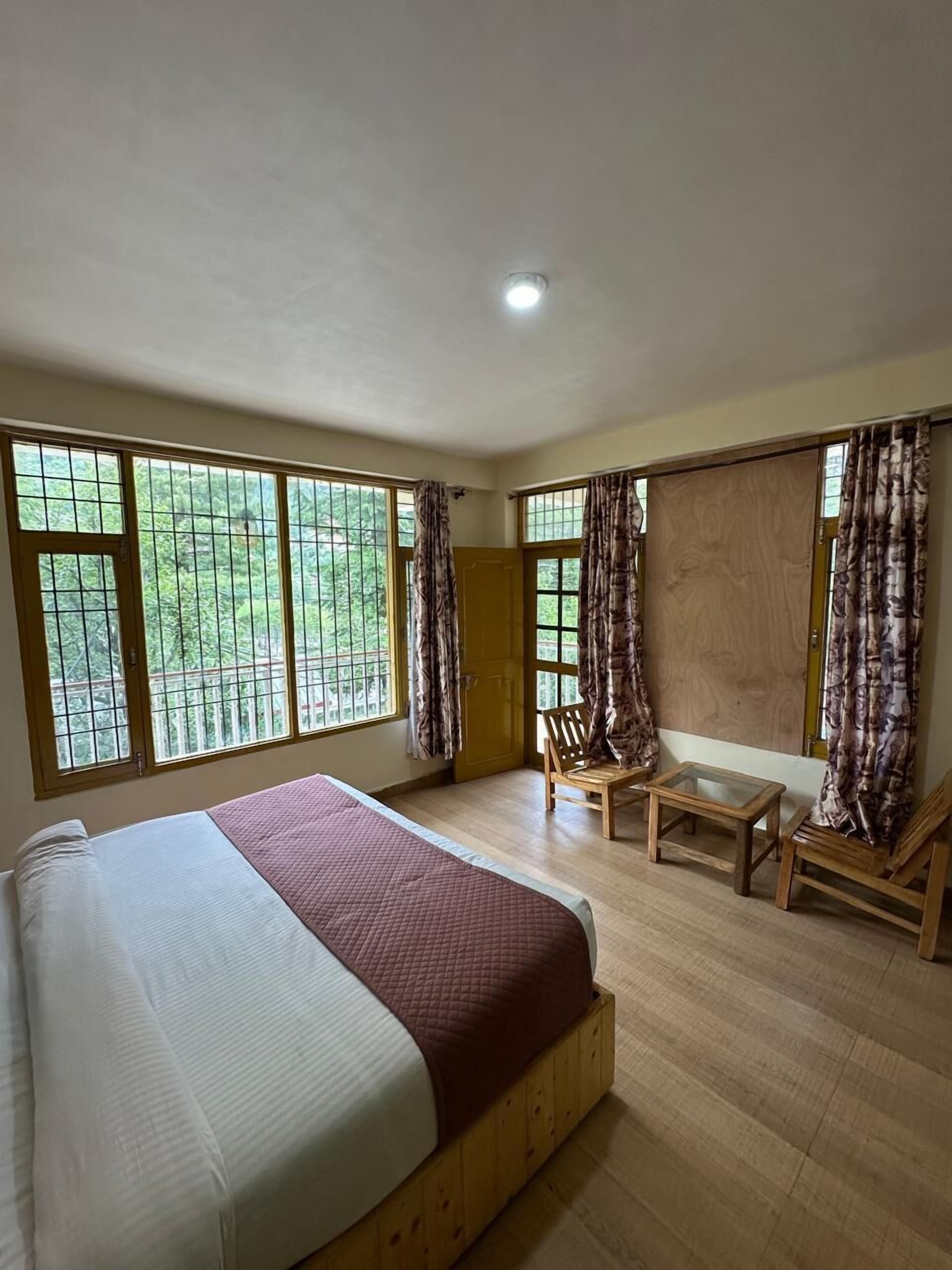 King Room with Balcony mountain & orchid view | WiFi (free)