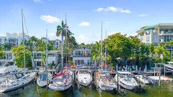 公寓 | 2 間臥室、網路服務