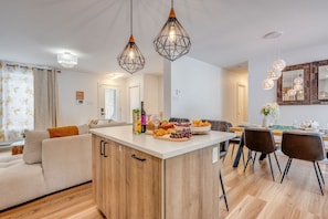 Interior - Amira | Nature Retreat | Hiking (Brownsburg)