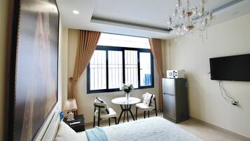 Superior Double Room, 1 King Bed, Garden View | Individually decorated, desk, laptop workspace, free WiFi