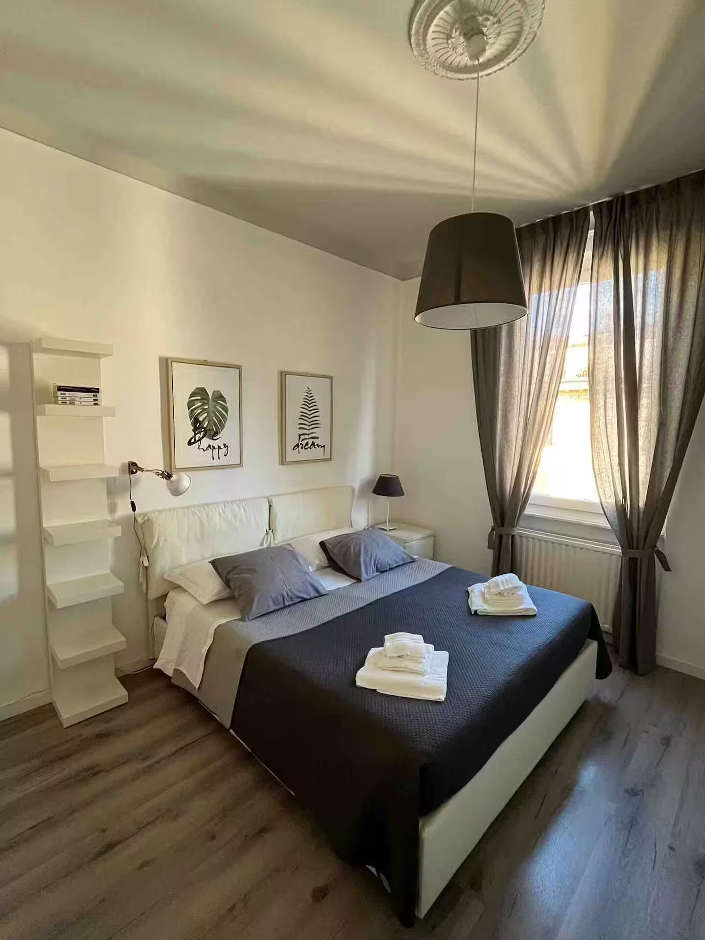 1 camera, Wi-Fi, lenzuola