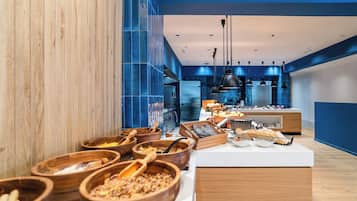 Petit déjeuner buffet compris tous les jours