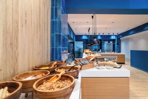Petit déjeuner buffet compris tous les jours