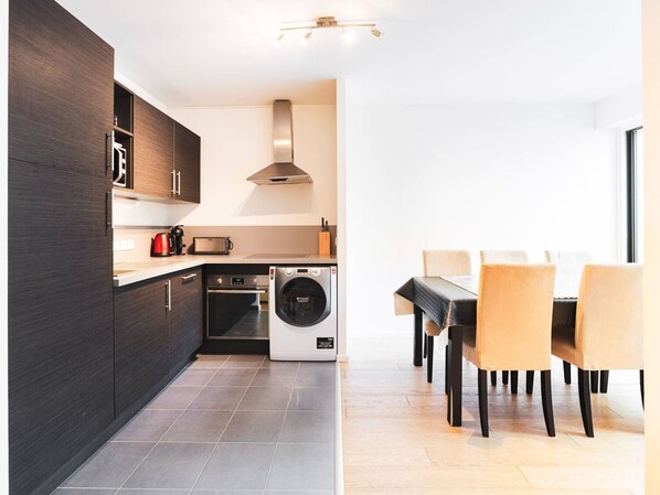 Fridge, microwave, oven, dishwasher