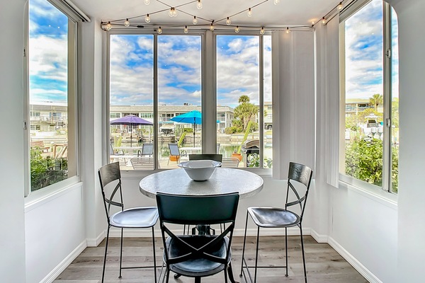 Sunroom - gorgeous views of the canal, dolphins, manatees and other wildlife!