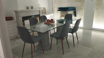 House, 2 Bedrooms, Smoking, Terrace | Dining room