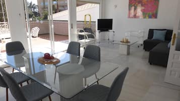 House, 2 Bedrooms, Smoking, Terrace | Living room