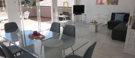 House, 2 Bedrooms, Smoking, Terrace | Living room