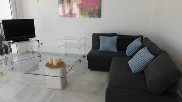 House, 2 Bedrooms, Smoking, Terrace | Living room