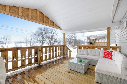 Cozy 1 Bedroom Lakehouse- Adjacent from Hinkley