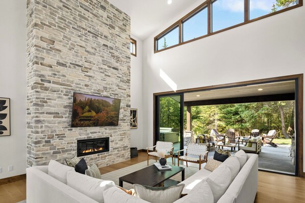 Smart TV, fireplace, table football, ping pong