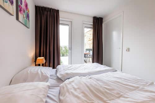 House | 3 bedrooms, bed sheets