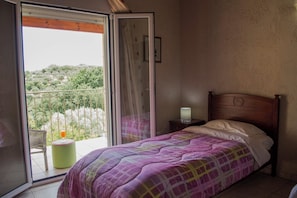 2 Schlafzimmer, Zimmersafe, Bügeleisen/Bügelbrett, Reisekinderbett