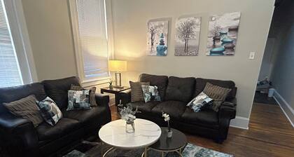 Charming 2-bedroom apartment with WiFi, AC in wonderful Philadelphia