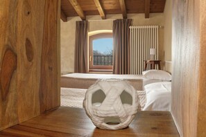 Perhehuone, näköala puutarhaan | Äänieristys, silitysrauta/-lauta, pääsy pyörätuolilla