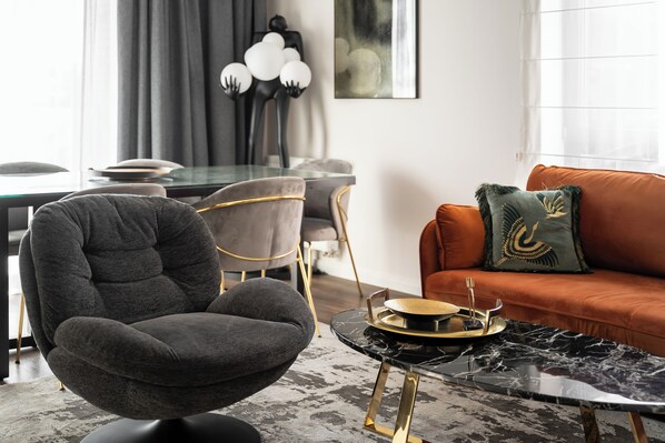 Living area - Charming 3-bedroom apartment in enchanting Gdańsk with parking (Gdansk)