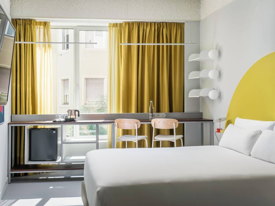 Standard Double Room | Desk, free WiFi, bed sheets