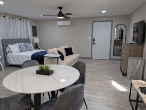 1 bedroom, desk, iron/ironing board, free WiFi