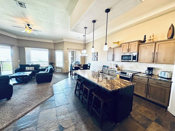 Interior - Golf Course Views Over 10th Tee Box – Sleeps 12 by Mesquite Vacation Rentals: Walk to Falcon Ridge Clubhouse with $510 in free daily activities! (Mesquite)