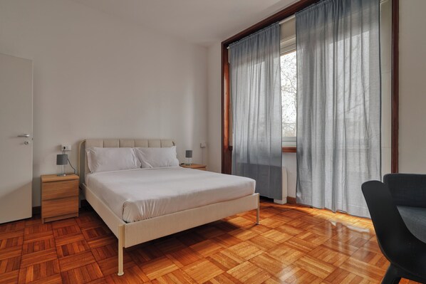 Apartment, 3 Bedrooms, Balcony | 3 bedrooms, desk, laptop workspace, iron/ironing board - JOIVY Welcoming 3BR Flat in Milan Centre (Milan)