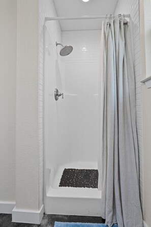 Hair dryer - Secluded Guest House in beautiful setting (Austin)