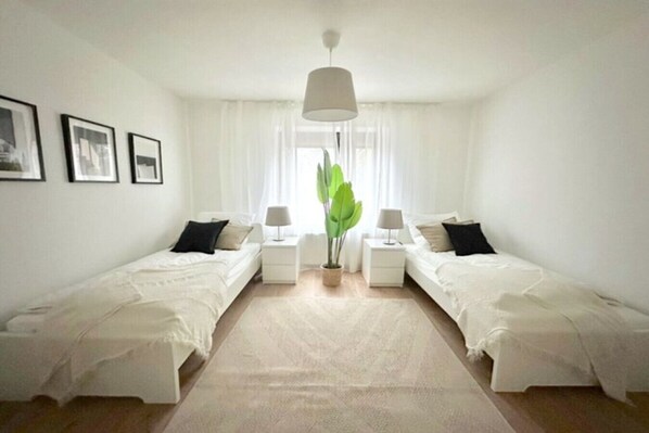 2 bedrooms, desk, free WiFi, bed sheets - Cozy 2-Guest Apartment Near Berlin (Rüdersdorf bei Berlin)