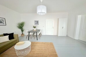 Smart TV - Arbio Monteurzimmer Rüdersdorf 4 people (Rüdersdorf bei Berlin)