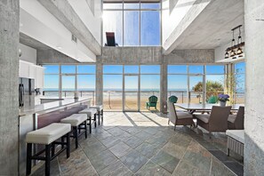 Dining - Oceanfront Experience | Panoramic Views + Pet-friendly (Galveston)