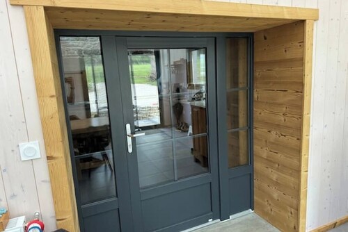 Cosy cottage with relaxing view and outdoor barbecue