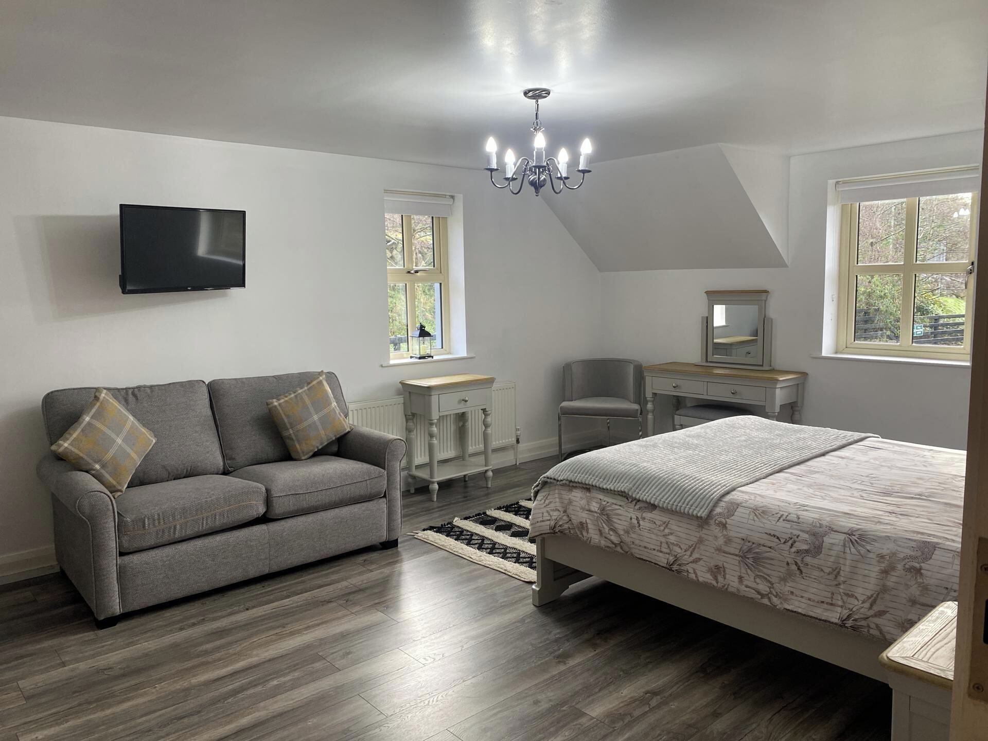 House | 5 bedrooms, iron/ironing board, free WiFi, bed sheets